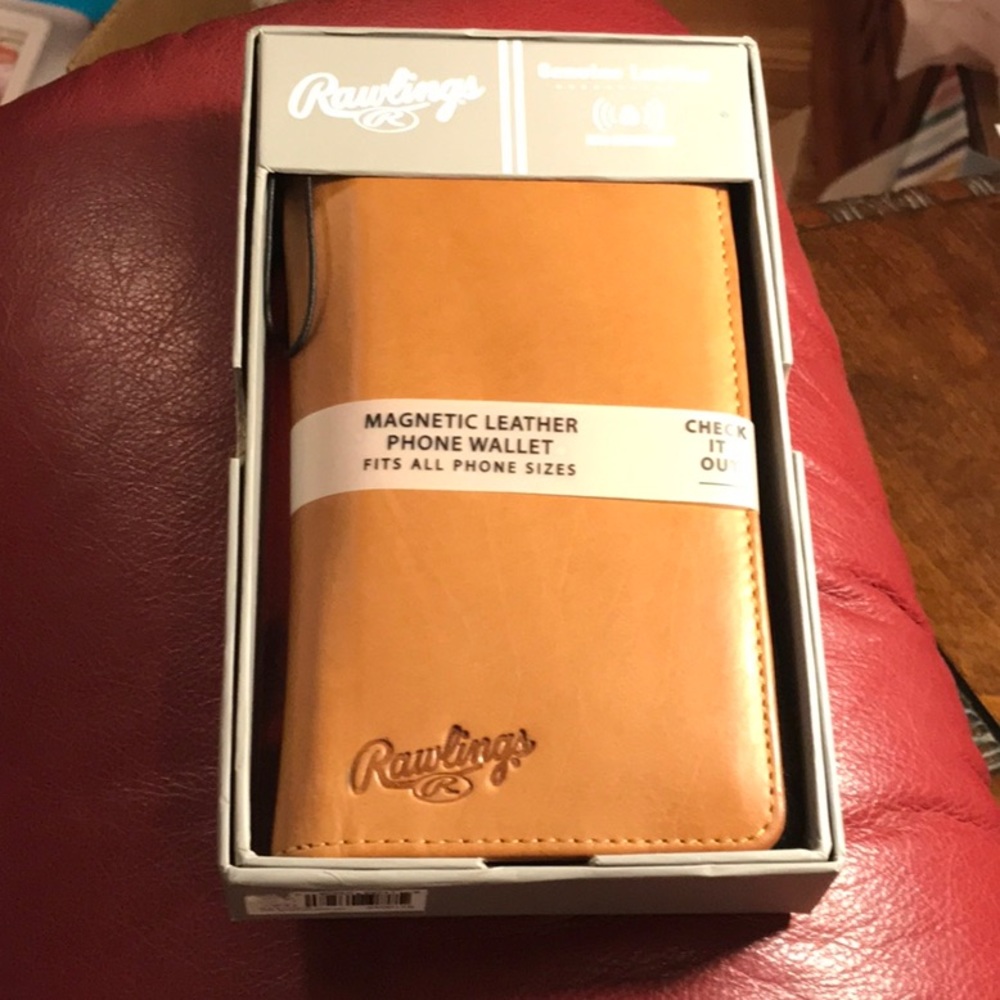 Rawlings Magnetic Leather Phone Wallet